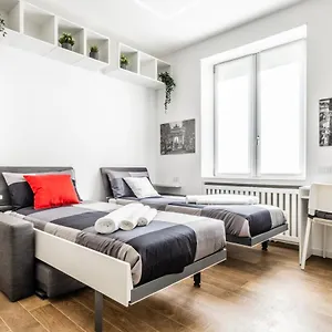 https://city-life-house-red-san-siro-duomo.italymilanhotels.net